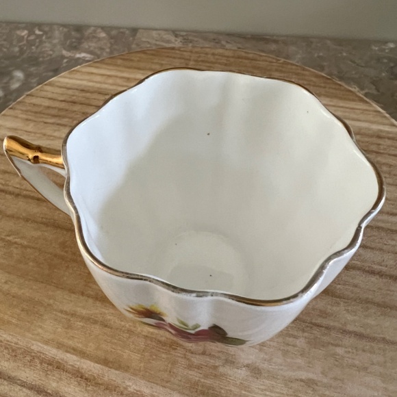 Vintage Windsor Cup & Saucer - Picture 12 of 13